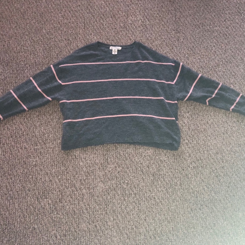 Gray pink, fleece-lined sweater